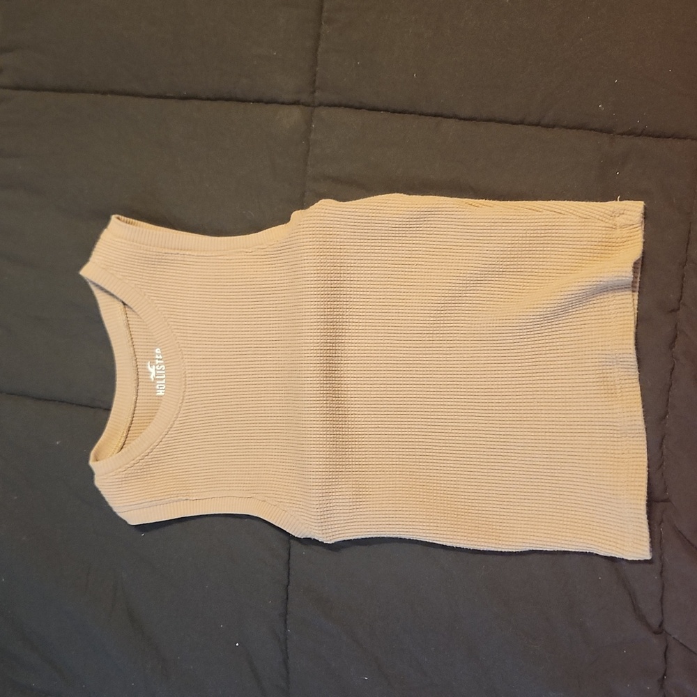 Hollister Tank